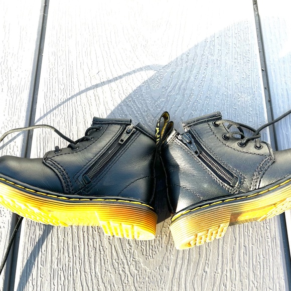 Dr Martens Toddlers Boots sz 6 - Picture 6 of 10